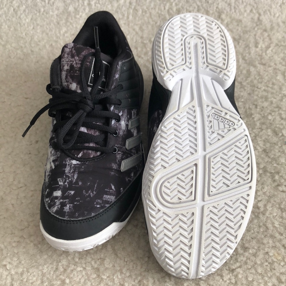 Adidas Women’s Volleyball shoes size 8